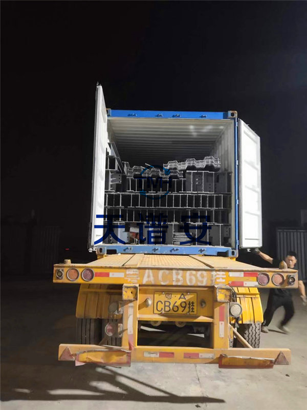 非洲加納鋼結(jié)構(gòu)準(zhǔn)時發(fā)貨2